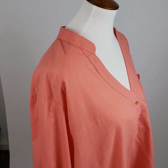 Hester & Orchard V-neck Button Down Top - Picture 6 of 10
